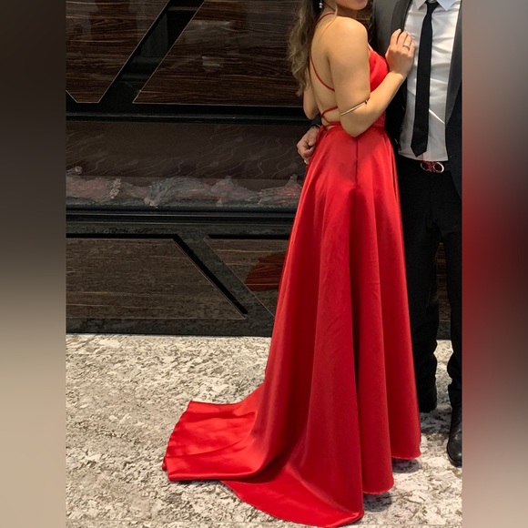 Dave & Johnny Sexy A line open back red gown - Picture 5 of 5